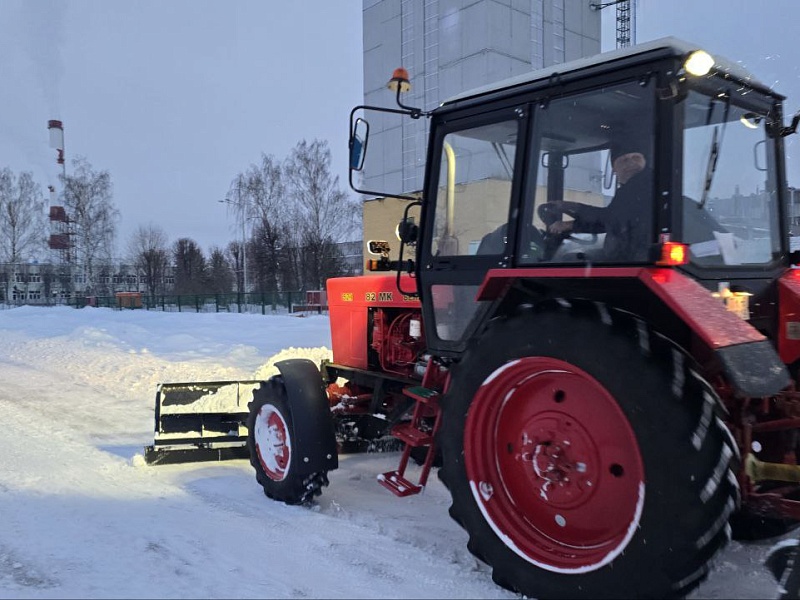Зима под контролем: уборка снега в разгаре!