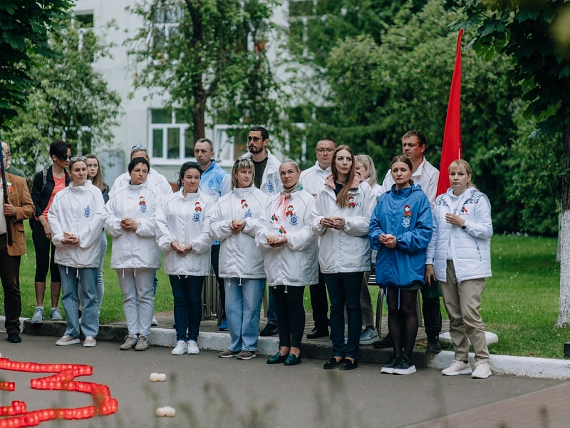 В год 80-летия Победы и 81-летия освобождения Беларуси: Лифтостроители зажигают "Огонь доблести и памяти"