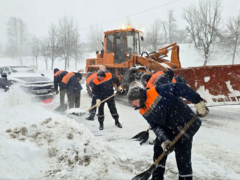Зима под контролем: уборка снега в разгаре!