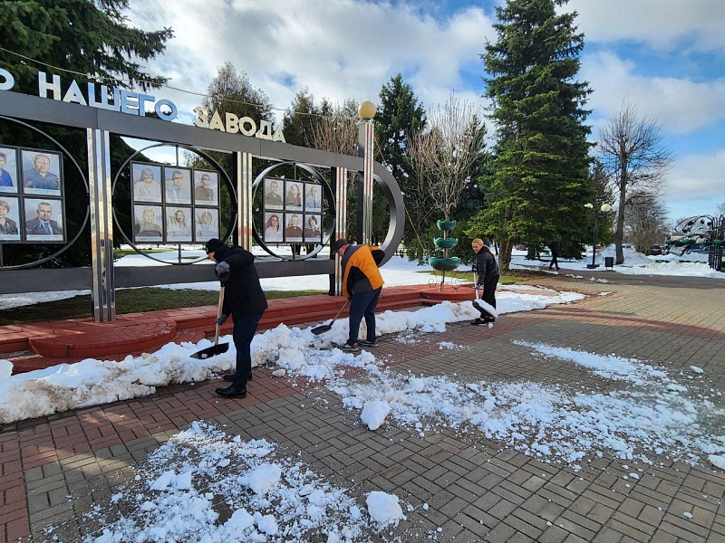 Лифтостроители активно приняли участие в республиканском субботнике