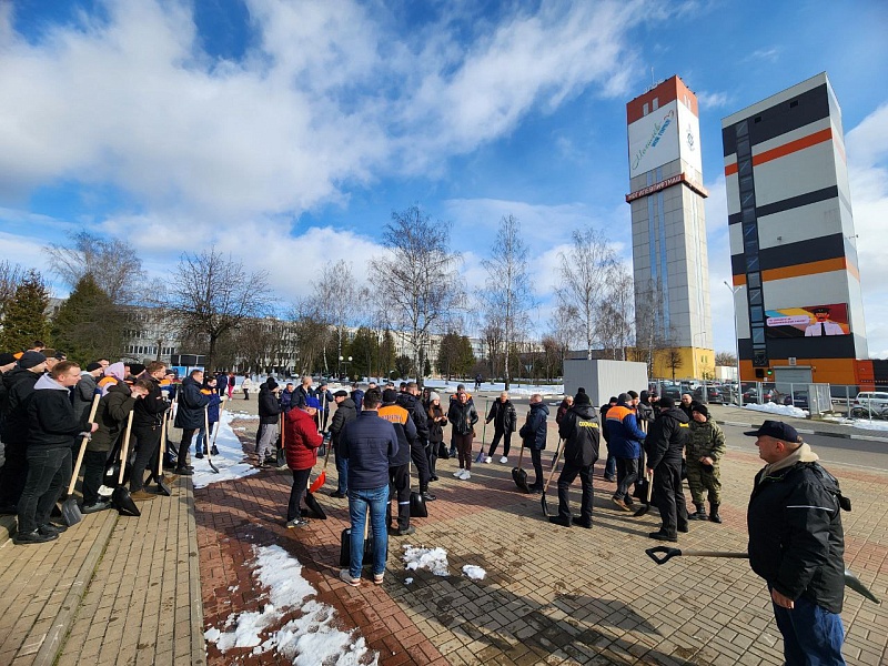 Лифтостроители активно приняли участие в республиканском субботнике