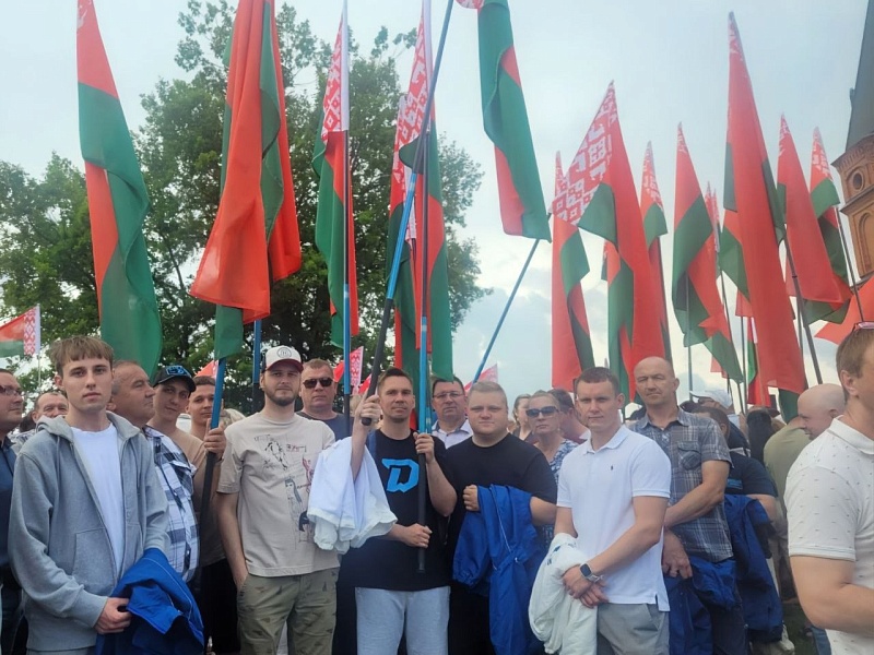 Эхо войны, голос памяти: «Могилевлифтмаш» на митинге «Звон скорби».