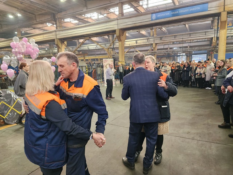 Творческий подарок к 8 марта от самих заводчан!