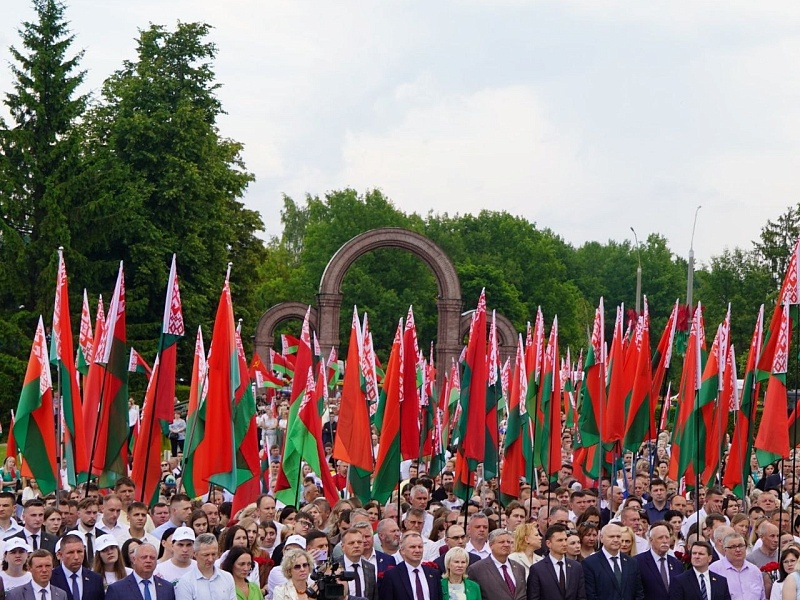 Эхо войны, голос памяти: «Могилевлифтмаш» на митинге «Звон скорби».