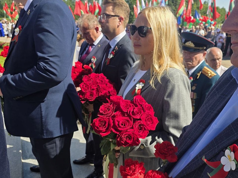 День Независимости: Могилев помнит героев, Могилевлифтмаш чтит память"