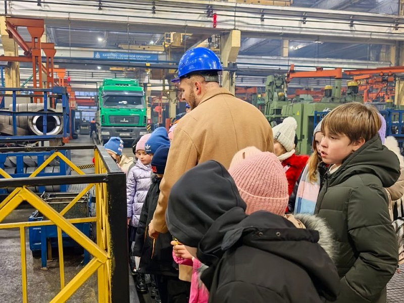Новогодний праздник "Чудеса на Новый год" собрал юных гостей на Могилевлифтмаш