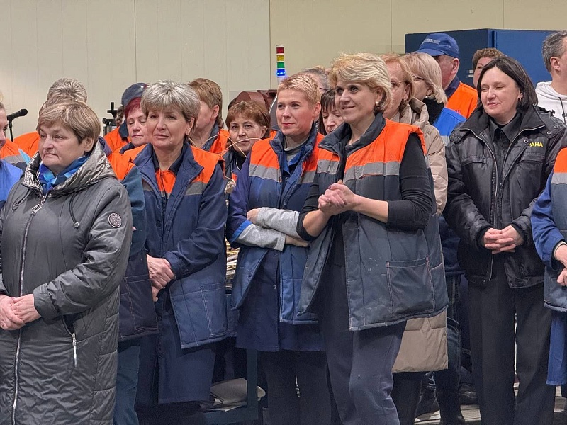 Творческий подарок к 8 марта от самих заводчан!