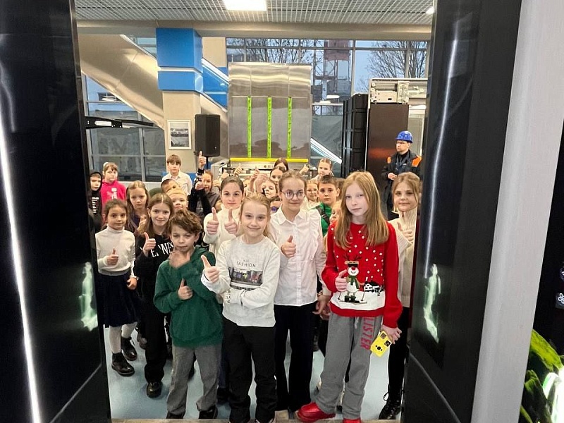 Новогодний праздник "Чудеса на Новый год" собрал юных гостей на Могилевлифтмаш