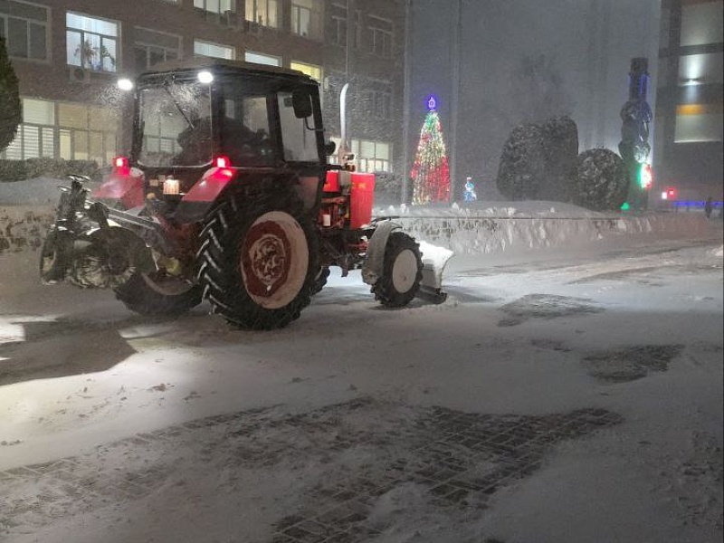Зима под контролем: уборка снега в разгаре!