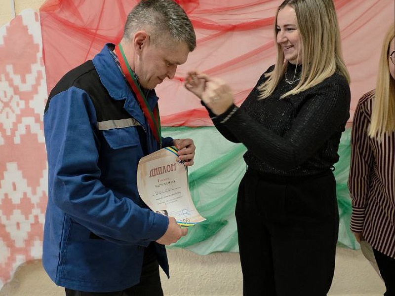 Шашечные баталии в "Могилевлифтмаш": Интеллект, Азарт и Командный Дух!