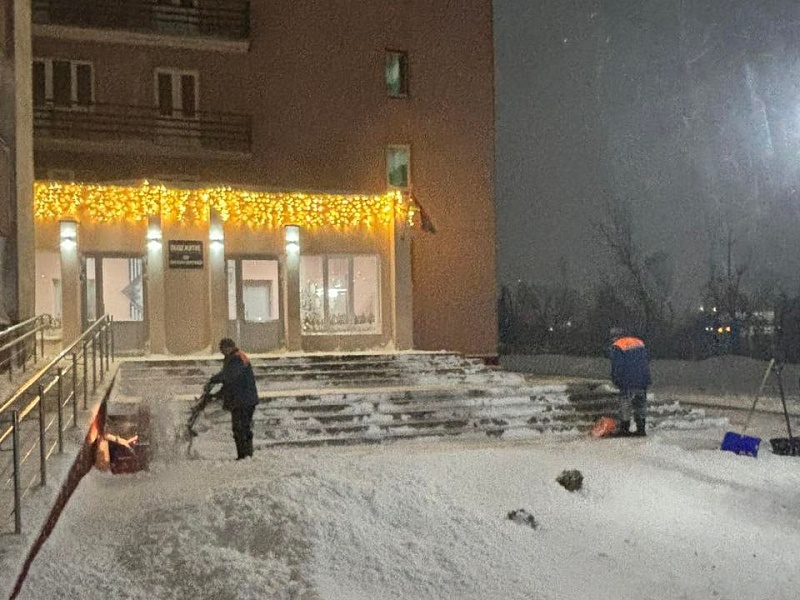 Зима под контролем: уборка снега в разгаре!