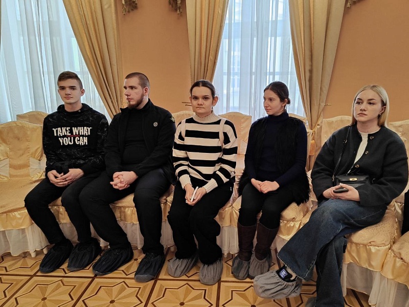 Открываем Беларусь: молодые лифтмашевцы покоряют Потемкинский дворец в Кричеве!