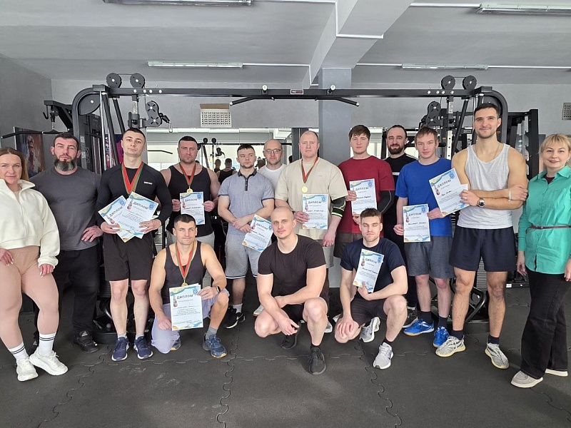 Железная сила воли: самый сильный лифтостроитель 