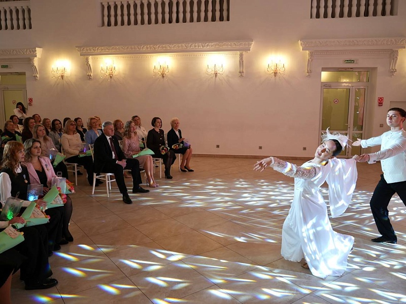 Высокая награда за материнский подвиг: Виктория Любенкова удостоена ордена Матери