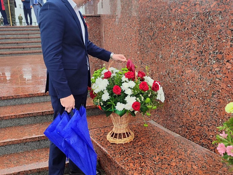 ОБЪЕДИНЕННЫЕ ОДНОЙ ПАМЯТЬЮ