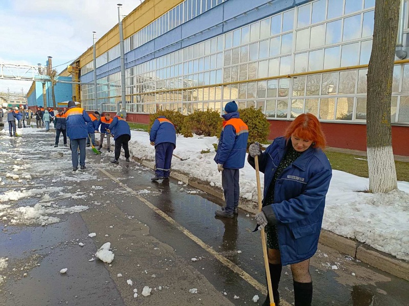 Лифтостроители активно приняли участие в республиканском субботнике