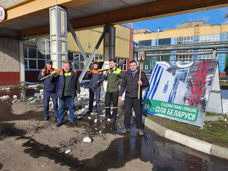 Лифтостроители активно приняли участие в республиканском субботнике
