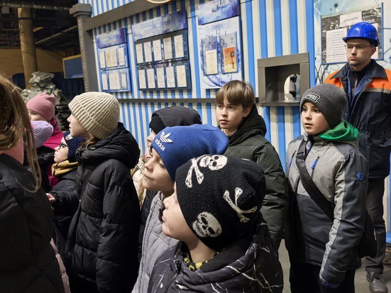 Новогодний праздник "Чудеса на Новый год" собрал юных гостей на Могилевлифтмаш