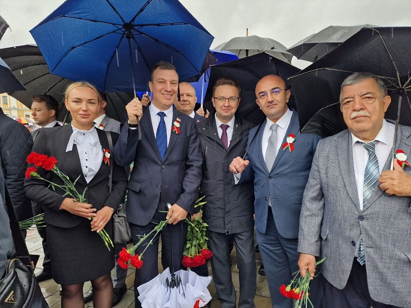 ОБЪЕДИНЕННЫЕ ОДНОЙ ПАМЯТЬЮ