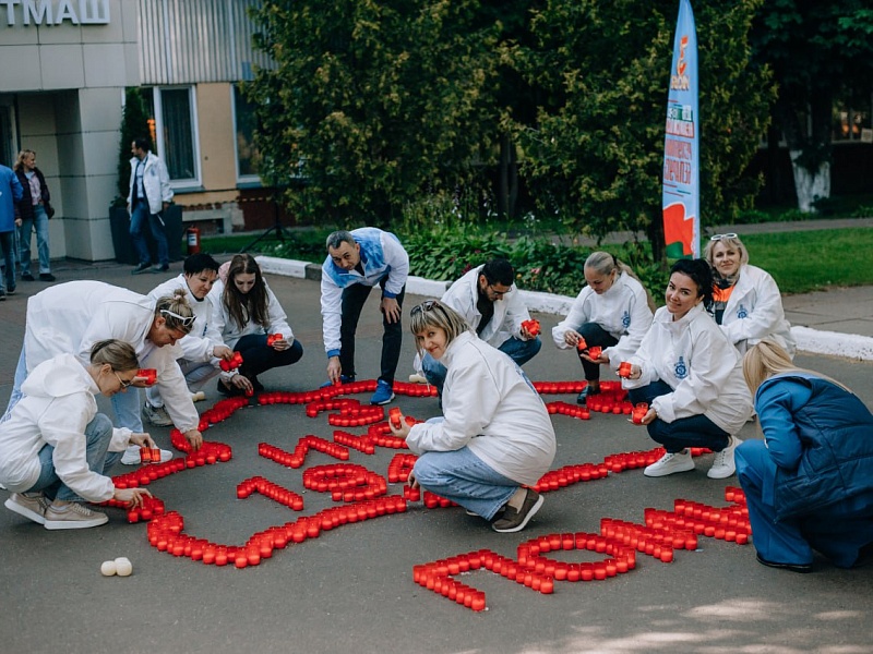 В год 80-летия Победы и 81-летия освобождения Беларуси: Лифтостроители зажигают "Огонь доблести и памяти"
