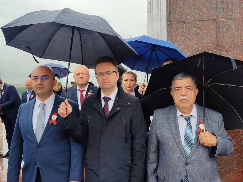 ОБЪЕДИНЕННЫЕ ОДНОЙ ПАМЯТЬЮ