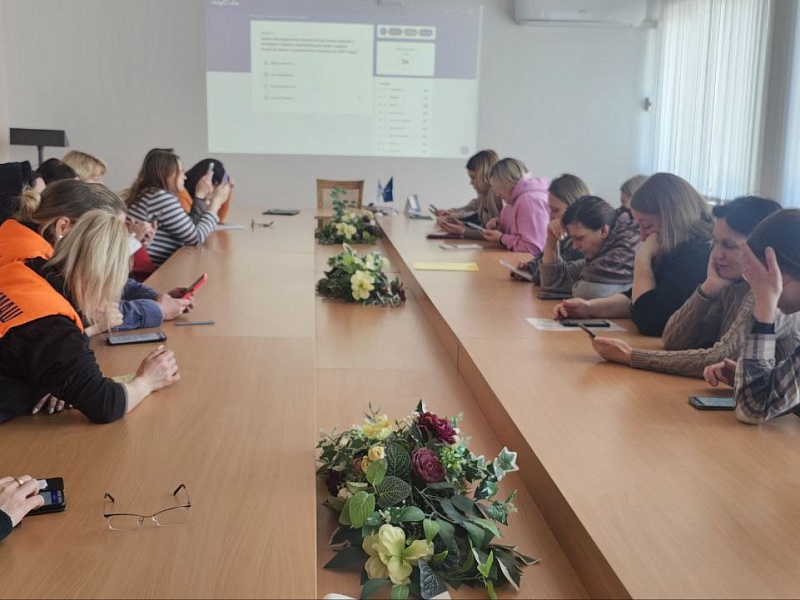 Интеллект, красота и гордость: активистки БСЖ Могилевлифтмаш встречают весну красиво!