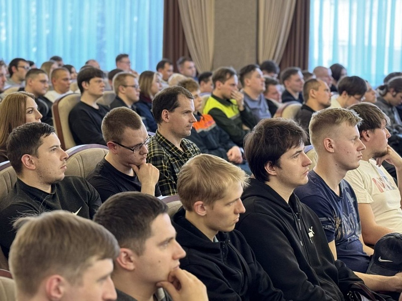 Генеральный директор "Могилевлифтмаш" провел открытый диалог с молодежью предприятия