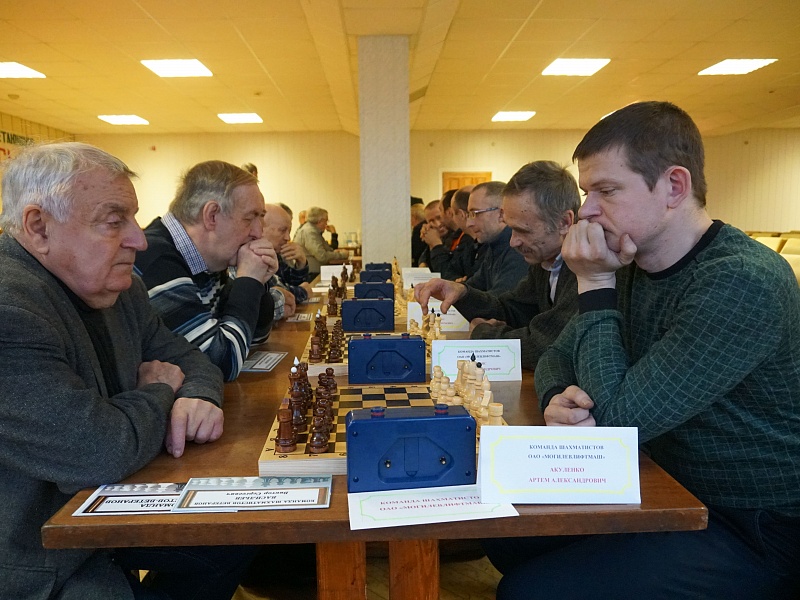 Товарищеская встреча по шахматам между командой ОАО «Могилевлифтмаш» и командой шахматистов-ветеранов Могилева