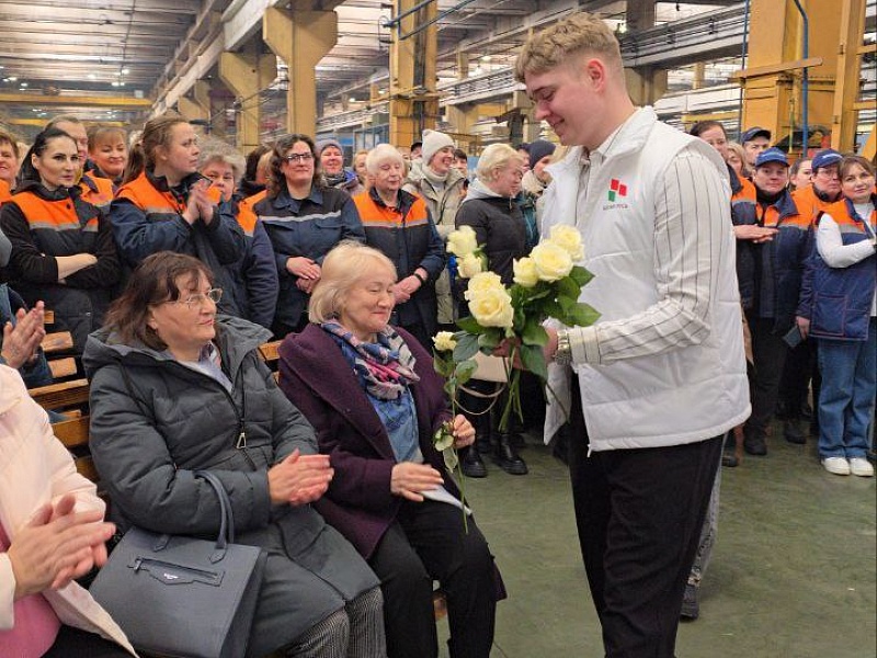 «Женщины — наше вдохновение!»: праздничный концерт в ОАО «Могилевлифтмаш»
