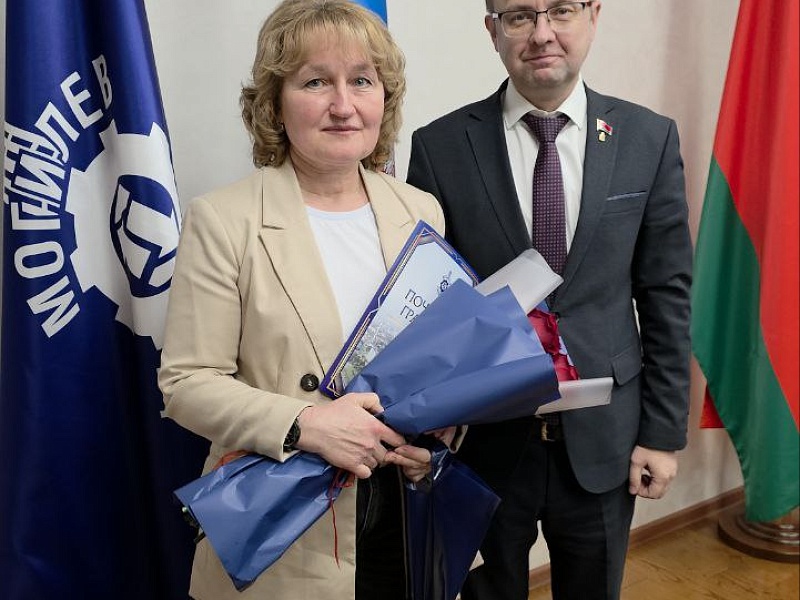 С БЛАГОДАРНОСТЬЮ И УВАЖЕНИЕМ:  коллектив провожает работников на заслуженный отдых