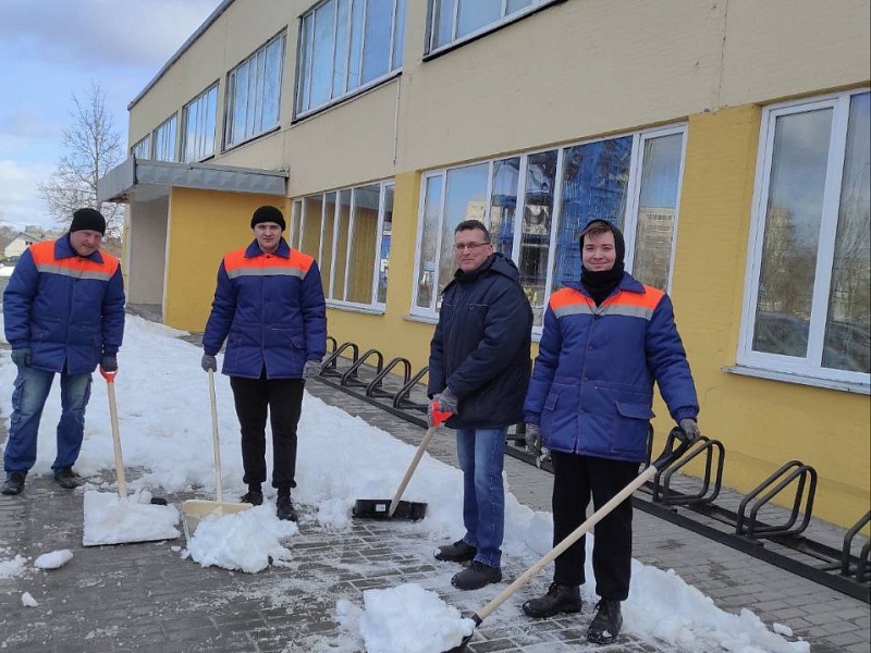 Лифтостроители активно приняли участие в республиканском субботнике
