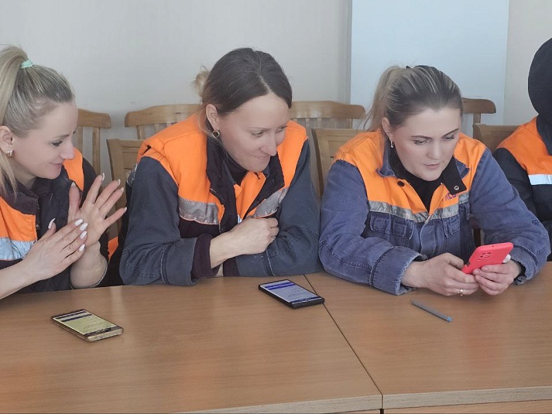 Интеллект, красота и гордость: активистки БСЖ Могилевлифтмаш встречают весну красиво!