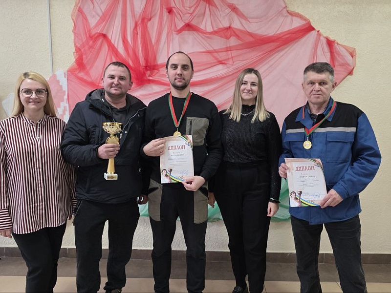 Шашечные баталии в "Могилевлифтмаш": Интеллект, Азарт и Командный Дух!