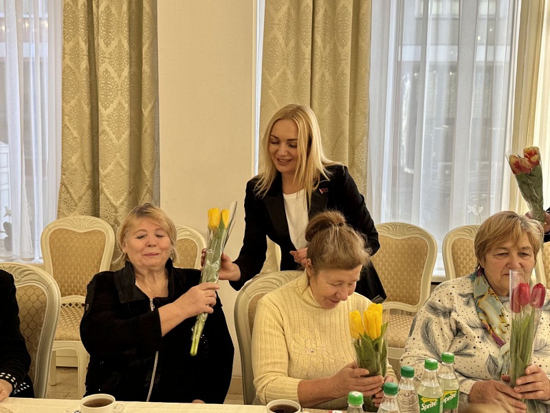 С 8 марта, наши дорогие ветераны! Спасибо вам за все!