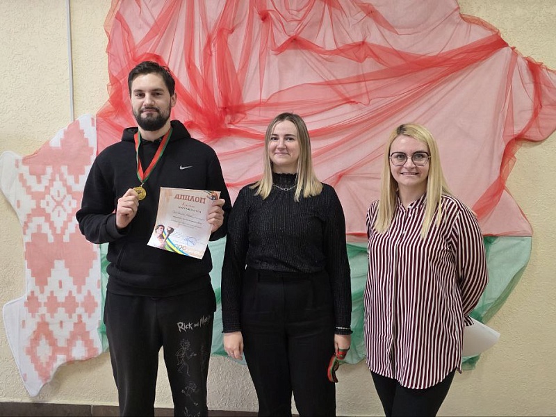 Шашечные баталии в "Могилевлифтмаш": Интеллект, Азарт и Командный Дух!