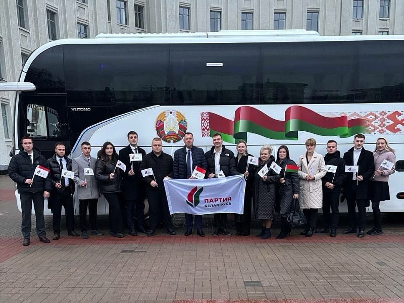  Девиз партийной мололежи: «ОТ СЛОВА - К ДЕЛУ! От идеи – к успеху страны!».