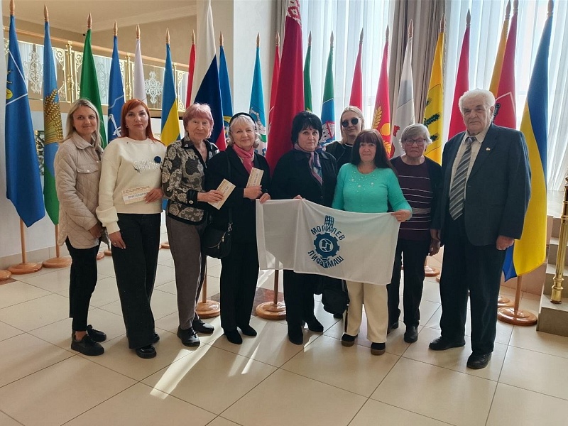 ЛИФТОСТРОИТЕЛИ УЧАСТНИКИ ПРАЗДНИЧНОГО КОНЦЕРТА 