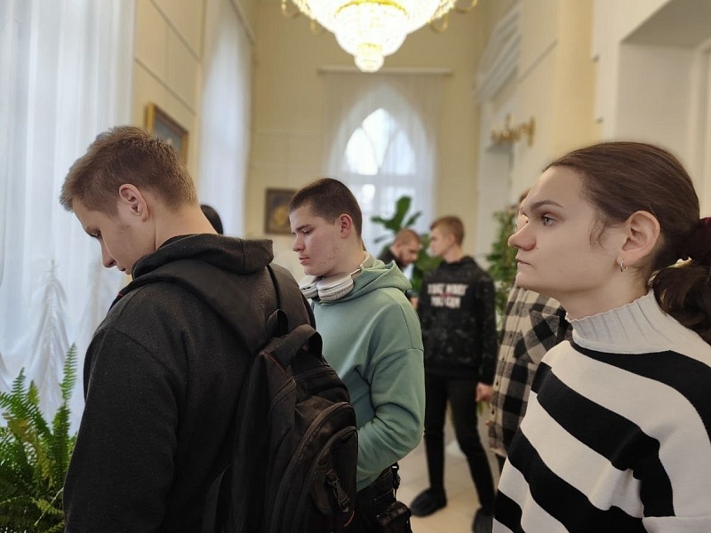 Открываем Беларусь: молодые лифтмашевцы покоряют Потемкинский дворец в Кричеве!