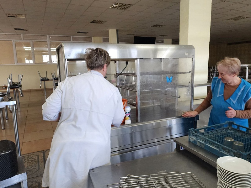 Лифтостроители активно приняли участие в республиканском субботнике