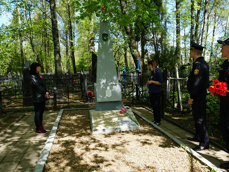 Возложение цветов в память о погибших в годы Великой Отечественной войны 
