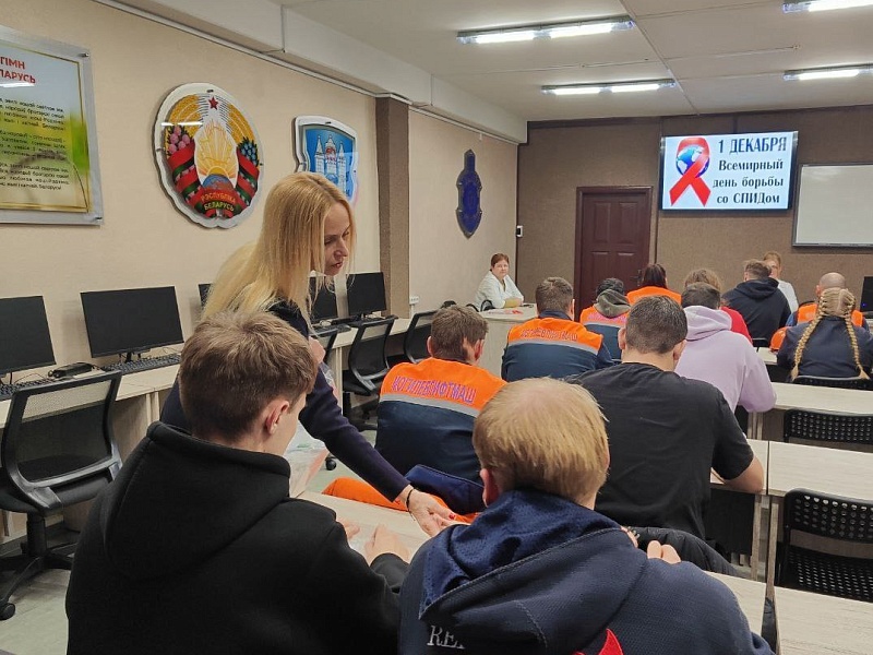 Круглый стол с молодежью, приуроченный к Всемирному дню борьбы со СПИДом