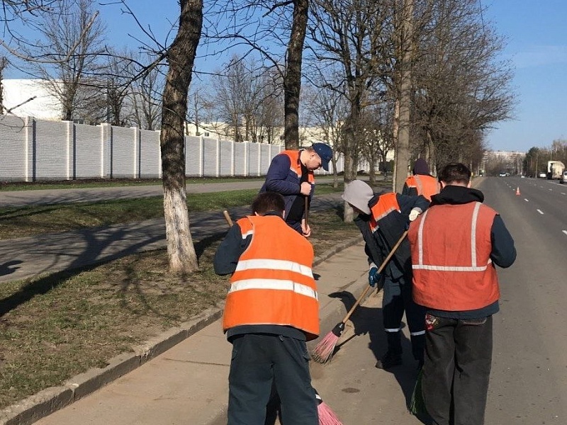 Могилевские лифтостроители активно включились в апрельский субботник - 2026!