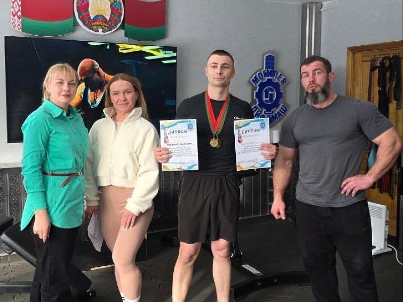 Железная сила воли: самый сильный лифтостроитель 