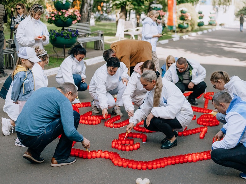 В год 80-летия Победы и 81-летия освобождения Беларуси: Лифтостроители зажигают "Огонь доблести и памяти"