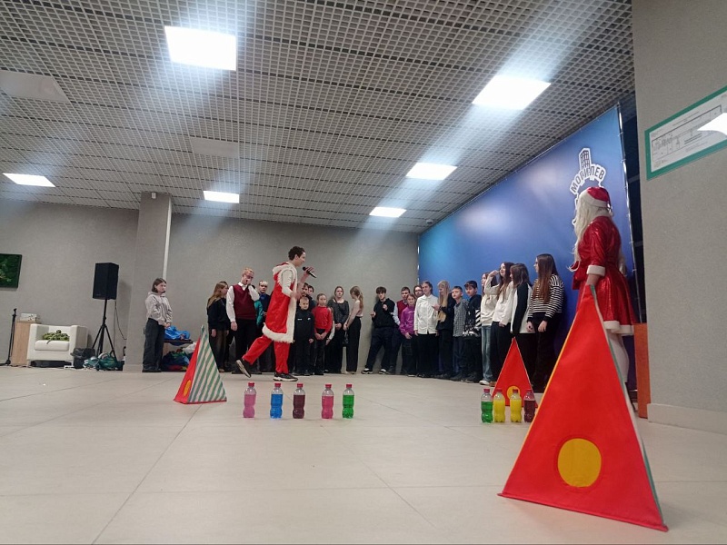 НОВОГОДНИЙ ПРАЗДНИК ДЛЯ МАЛЕНЬКИХ ЛИФТОСТРОИТЕЛЕЙ