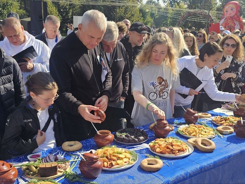 Команда «Могилевлифтмаш» на конкурсе «С бульбай, смачна!»