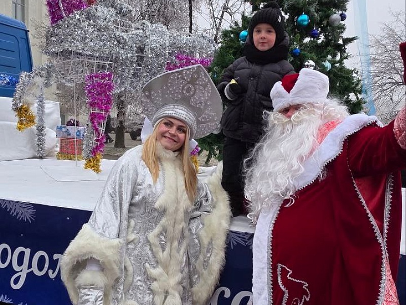 За рулём Дед Мороз! Могилевлифтмаш зажёг на новогоднем автопараде!