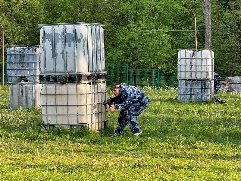 Лифтостроители на корпоративном тимбилдинге по лазертагу : адреналин, азарт и командный дух! 