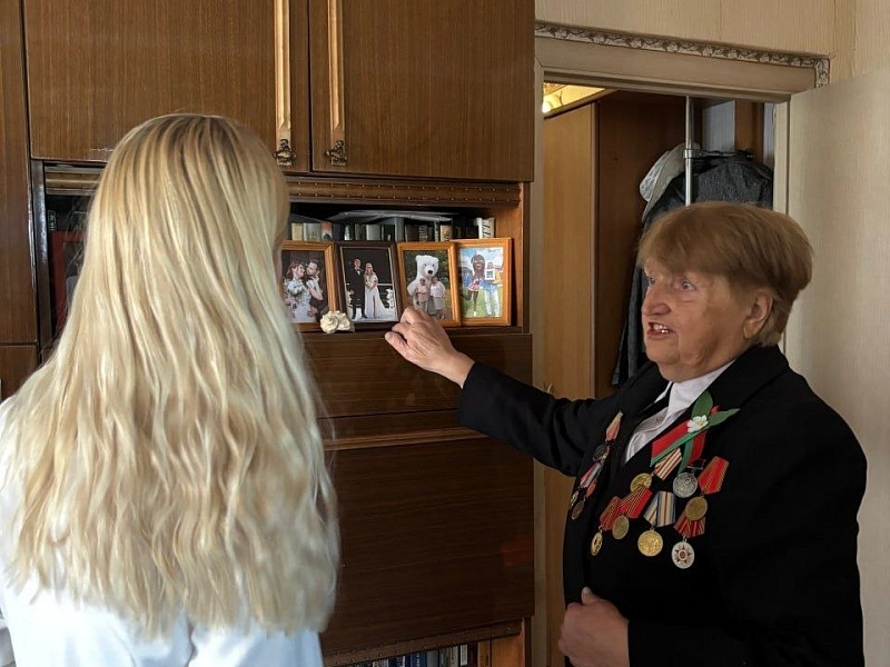Связь поколений: молодежь «Могилевлифтмаш» благодарит ветеранов за мирное небо